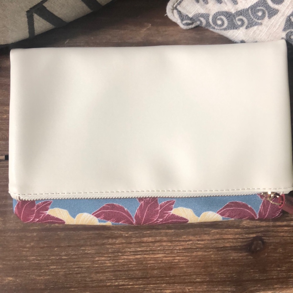 🆕 Rachel Pally Reversible Clutch.